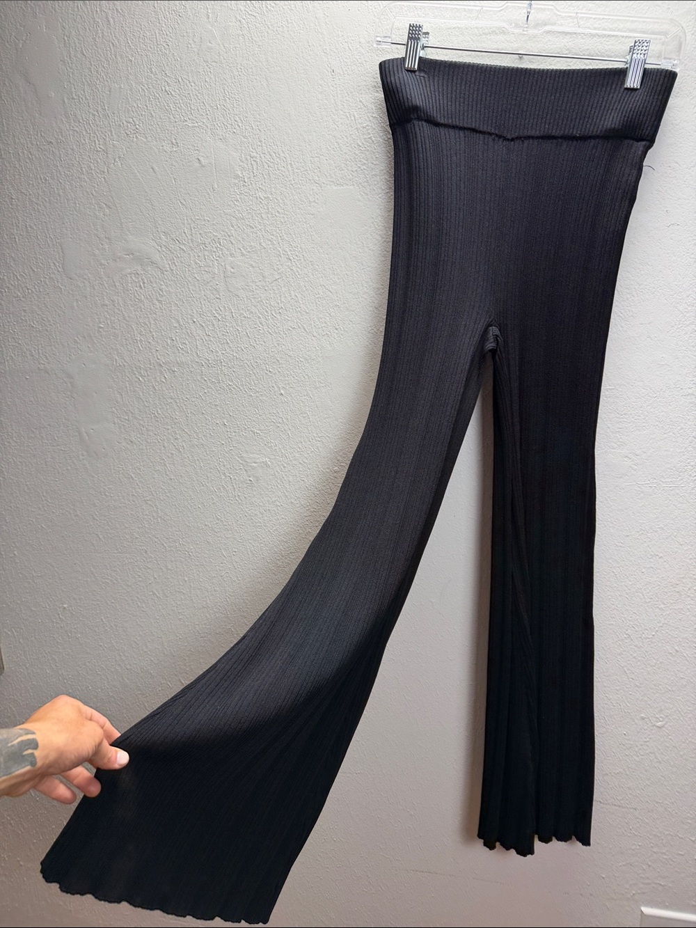 House of Harlow 1960 Black Ribbed Wide-Leg Knit Pants